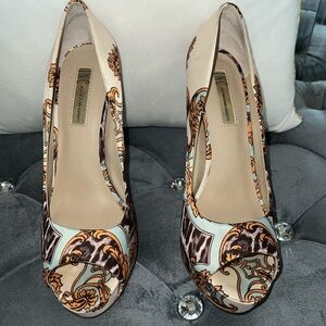 Women’s high Hill size 8